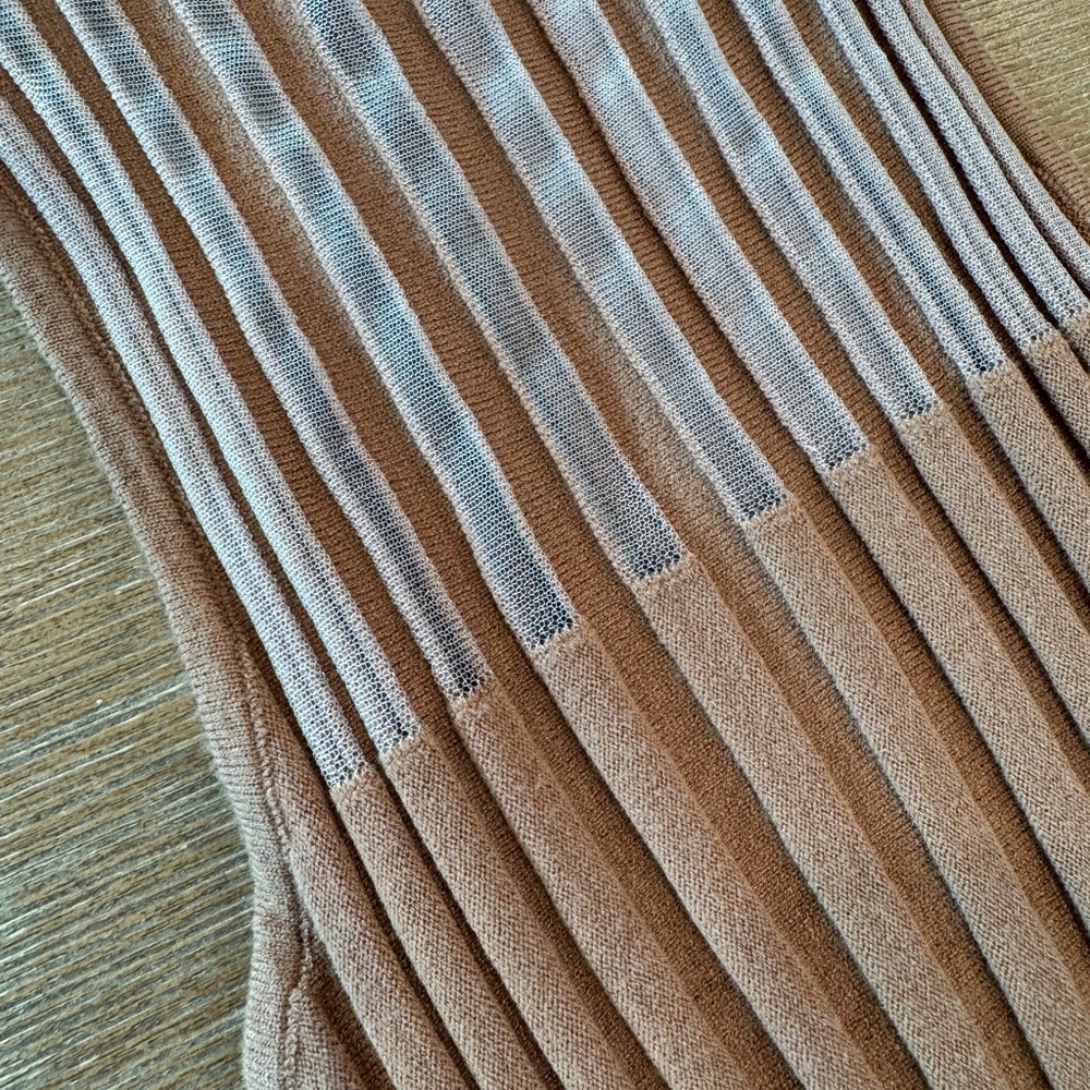 Sheer Ribbed Tank Top - Picture 7 of 8